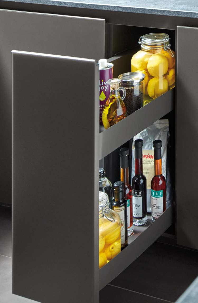 Larder pull-out storage