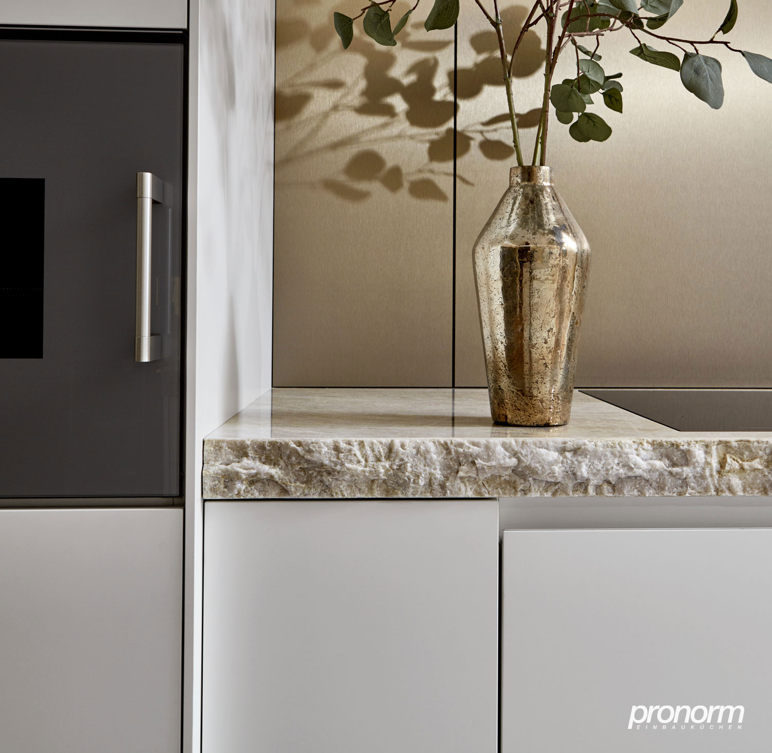 Y-line Stainless Grip Profile Detail